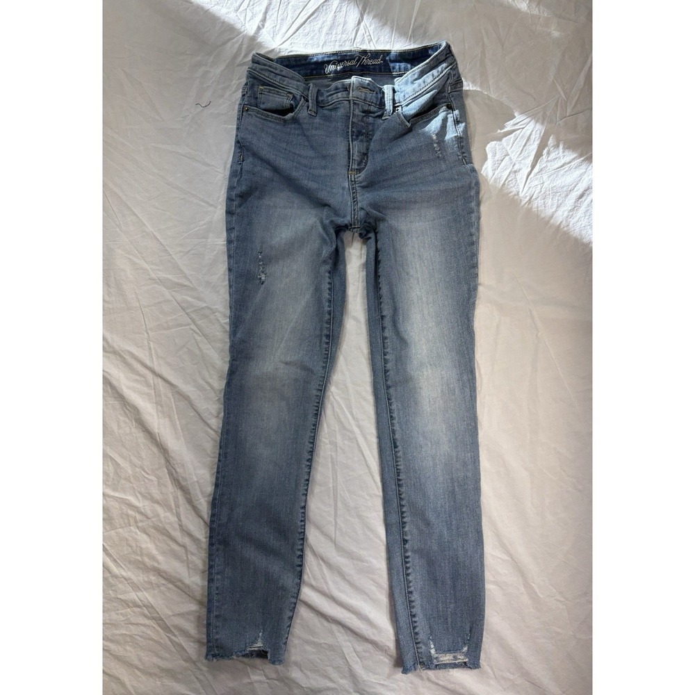 Universal Thread Women's Jeans Size 2/26 R High Rise Skinny Distressed Cuff